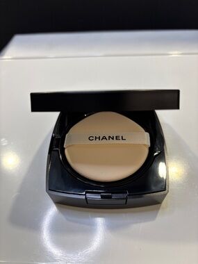 Chanel Ultra Le Teint Longwear Touch Foundation-BD01